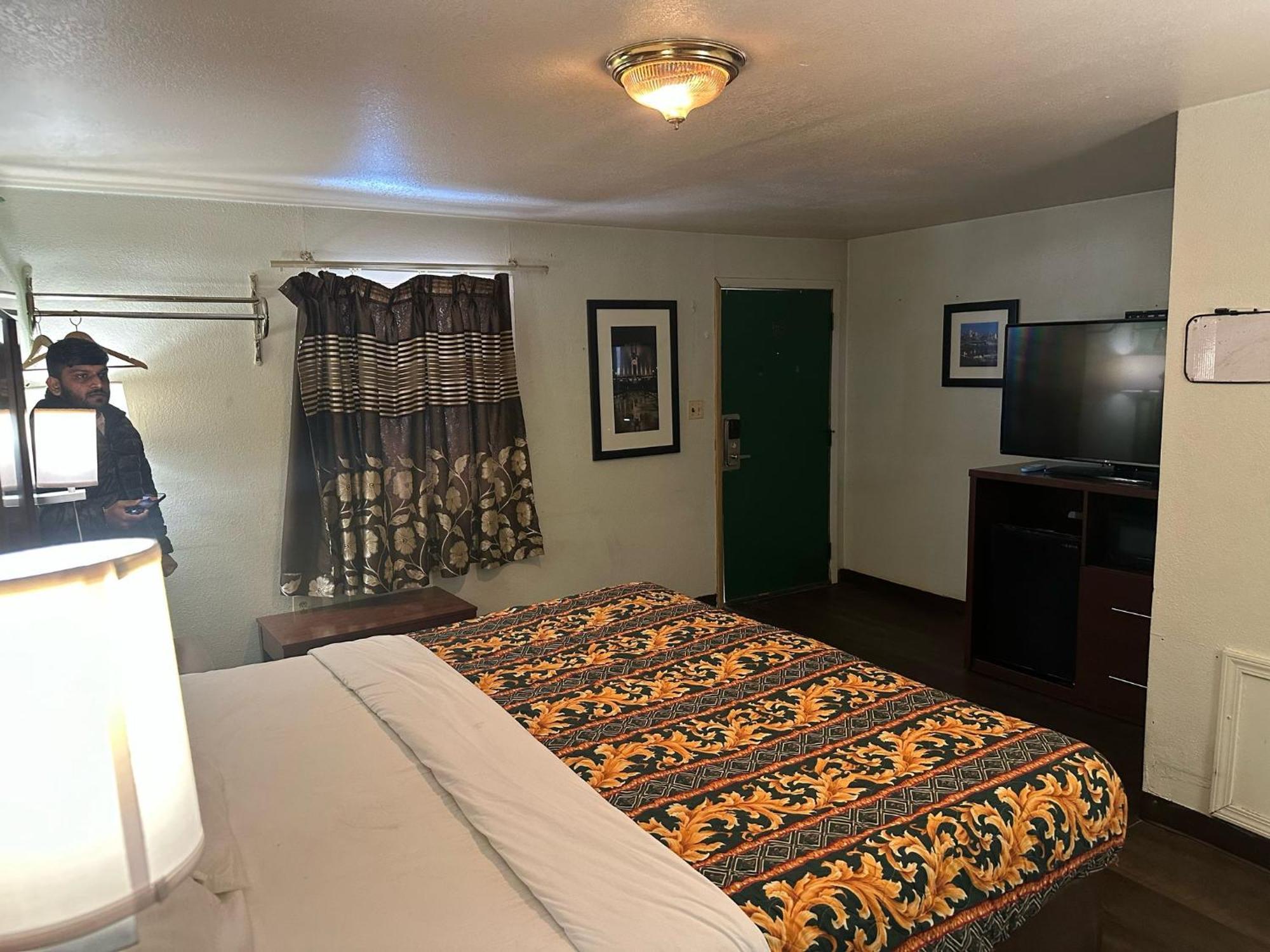 Hillcrest Motel By Oyo Aurora Near Lawrenceburg Zewnętrze zdjęcie