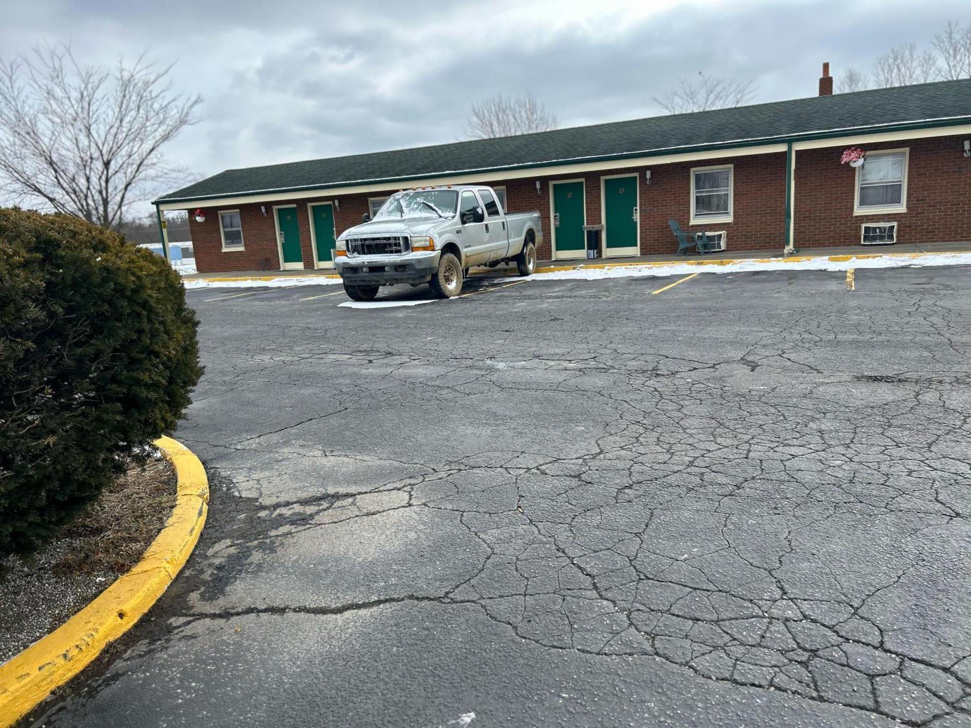 Hillcrest Motel By Oyo Aurora Near Lawrenceburg Zewnętrze zdjęcie